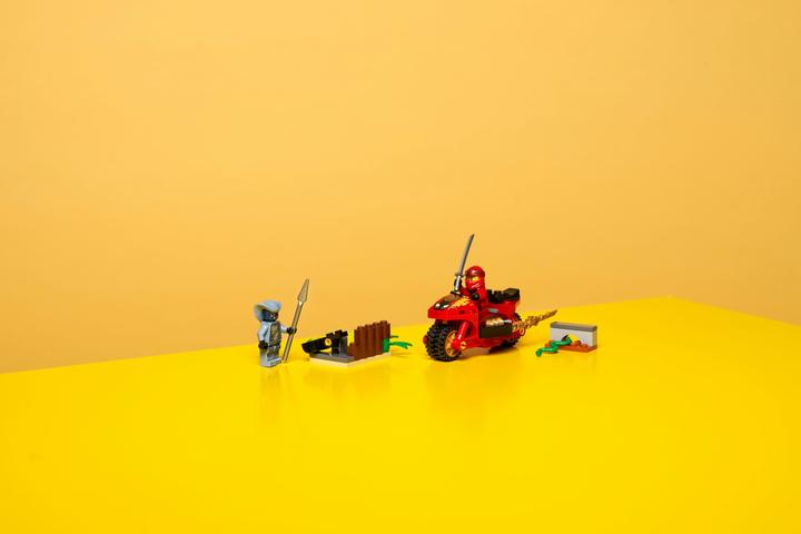 Produktbild LEGO Kais Feuer-Bike (71734, LEGO Ninjago)