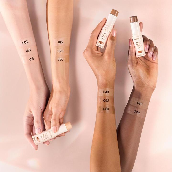 Actual product image Catrice Finisher Soft Glam Filter Stick 030 Medium (030, MEDIUM)