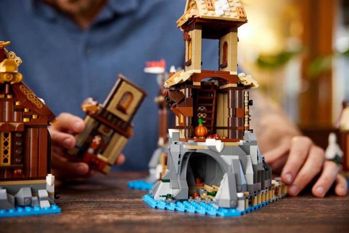 Actual product image LEGO Ideas Viking Village (21343, LEGO Ideas, LEGO Rare Sets)
