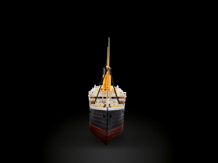Actual product image Revell RMS Titanic