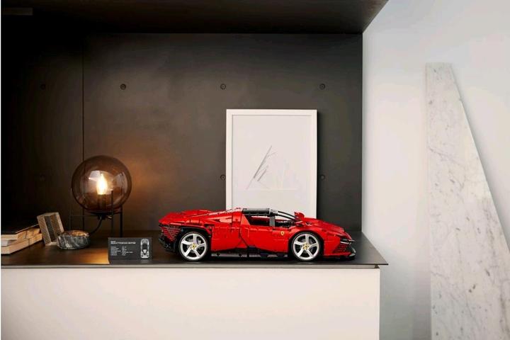 Produktbild LEGO Ferrari Daytona (42143, LEGO Technic)