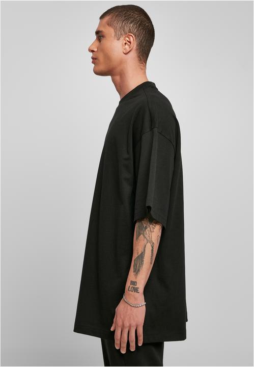 Actual product image Urban Classics Huge Tee - 16930 (L)