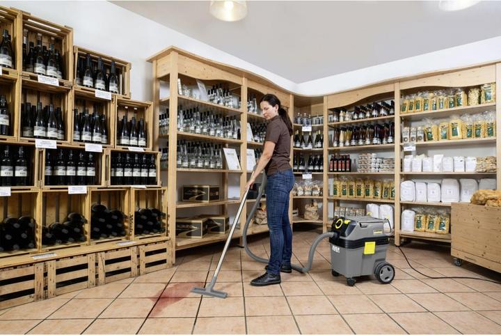 Actual product image Kärcher Professional 30/1 Ap L (Wet dry vacuum cleaner)