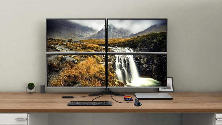 Actual product image i-tec Quattro Display (USB-C, 6 Ports)