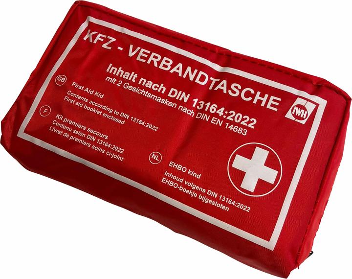 Actual product image IWH 023511 Car first aid bag DIN 13164:2022