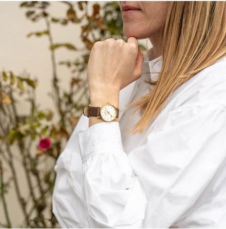 Actual product image Mondaine Evo2 Gold 30 (Analogue wristwatch, 30 mm)