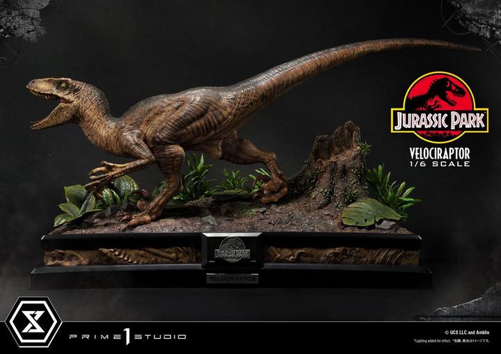 Actual product image Prime 1 Studio Jurassic Park Legacy Museum Collection Velociraptor Attack