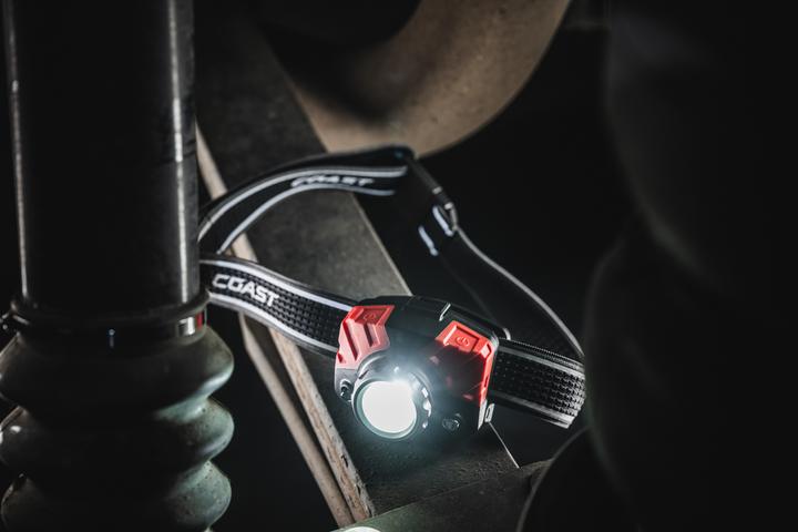 Produktbild Coast FL75R wiederaufladbare Stirnlampe 1000 Lumen - in Hängebox (530 lm)