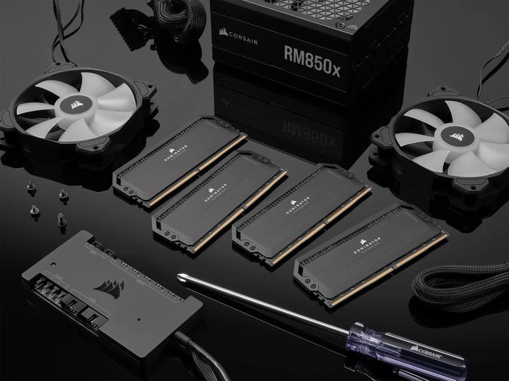 Actual product image Corsair Dominator (2 x 32GB, 6800 MHz, DDR5 RAM, DIMM)