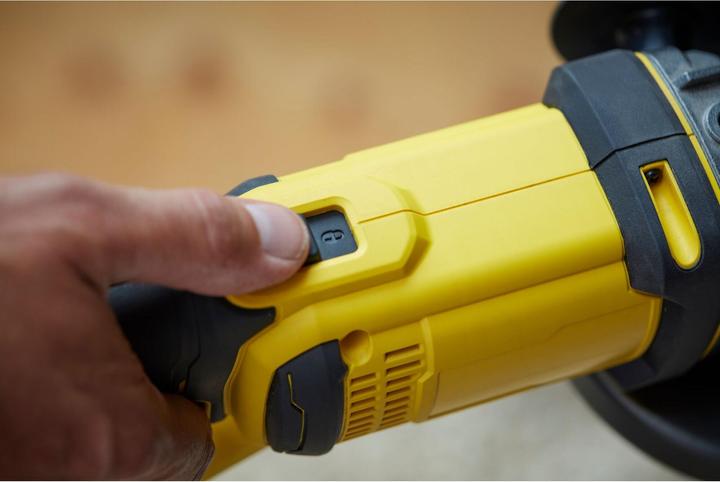 Actual product image Stanley angle grinder 125mm 18V V20 2x4,0Ah SFMCG400M2K (125 mm)