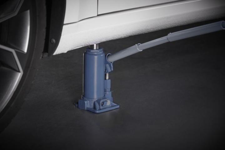 Actual product image Cartrend Hydraulic jack, stick jack 5T