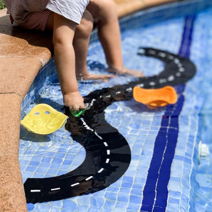 Actual product image Waytoplay 16-piece rubber motorway starter kit