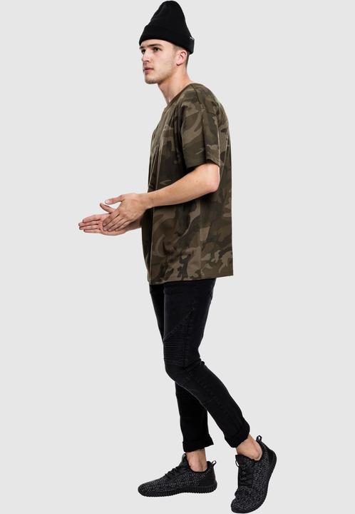 Actual product image Urban Classics Camo Oversized Tee (M)