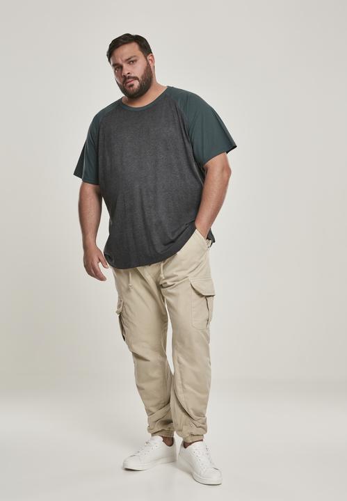 Actual product image Urban Classics Raglan Contrast Tee (5XL)
