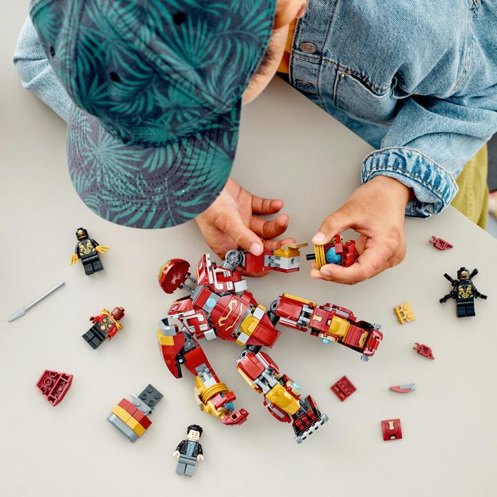 Actual product image LEGO Hulkbuster: The Battle of Wakanda (76247, LEGO Marvel)