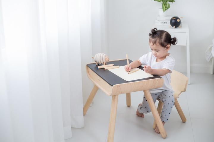 Image du produit Plantoys Une table et une chaise (Table des enfants)