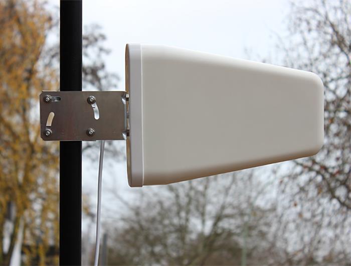 Produktbild Delock LTE Band 20/1/3/7 Antenne N Buchse 8  9 dBi direktional weiss outdoor (DECT, GSM, WLAN)