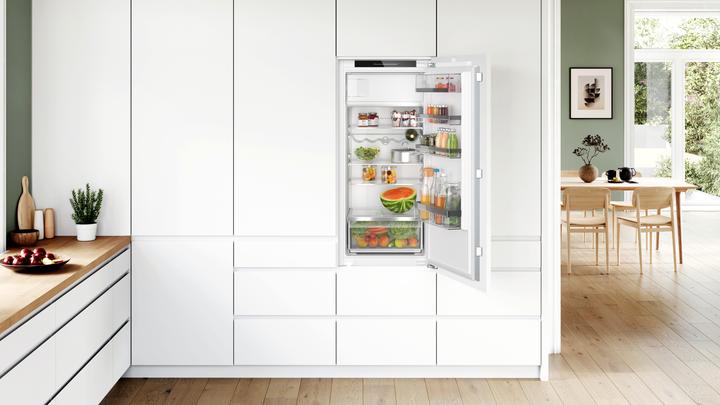 Produktbild Bosch Hausgeräte KIL 42 ADD 1 EB-Kühlschrank D 172/15L 122cm Festtür mit Softeinzug (187 l)