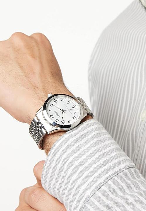 Actual product image Lorus Classic (Analogue wristwatch, 38 mm)