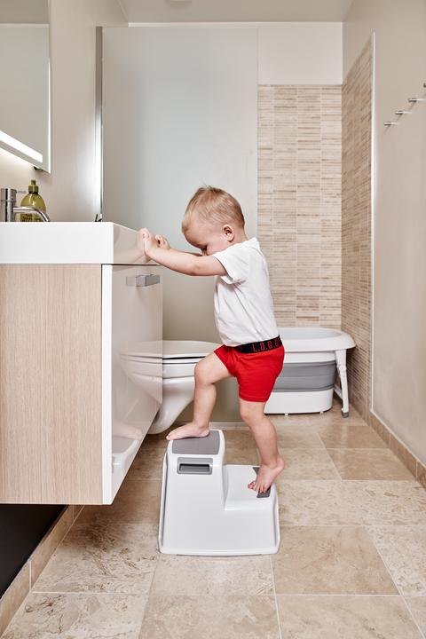 Produktbild Baby Dan Zweistufiger Hocker