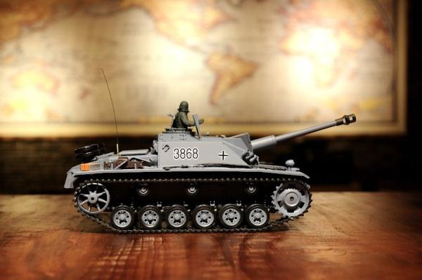 Actual product image Es-toys RC Tank "Assault Gun III" - Stug 3 Heng Long 1:16 Grey, Smoke&Sound, Metal Gearbox And 2.4Ghz (RTR Ready-to-Run)