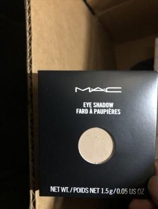 Actual product image MAC Cosmetics Eye Shadow / Pro Palette Refill Pan (Omega)