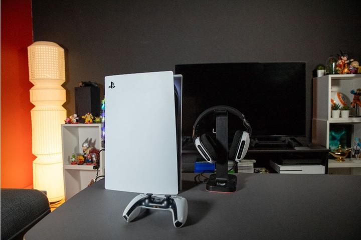 Immagine prodotto Konix Ventola di raffreddamento a LED RGB (PS5)