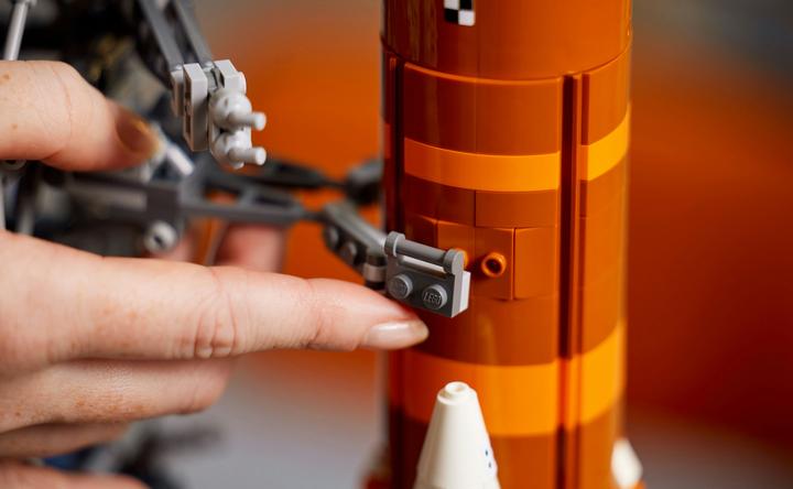 Image du produit LEGO Base de lancement Artemis de la NASA (10341, LEGO Icons, LEGO difficiles à trouver)