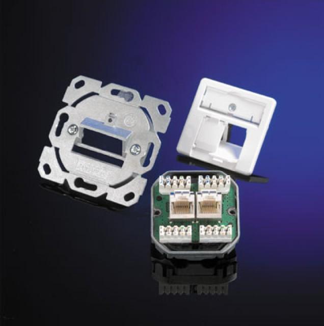 Produktbild Telegärtner TELEGAERTNER UPDose Cat6/Cl.E double 2xRJ45 alpinwhite AMJ45 (25.16.8650)