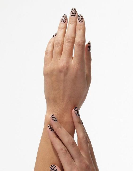 Produktbild Love'n Layer - Sweet Swirl Night black (Gel-Effekt Nagellack)