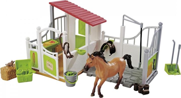 Simba Pferdebox und Waschplatz mit Pferd