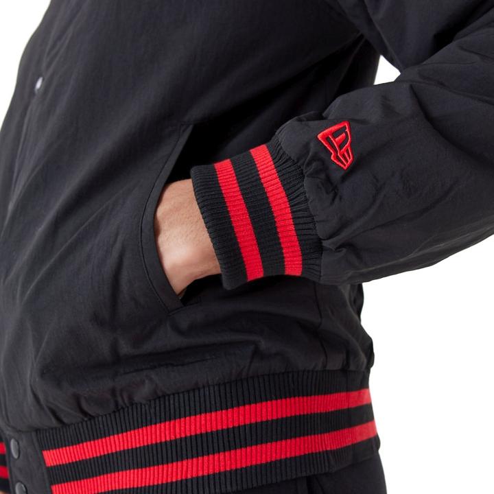 Produktbild New Era College Bomber Jacke - BACKPRINT Chicago Bulls - XL (XL)