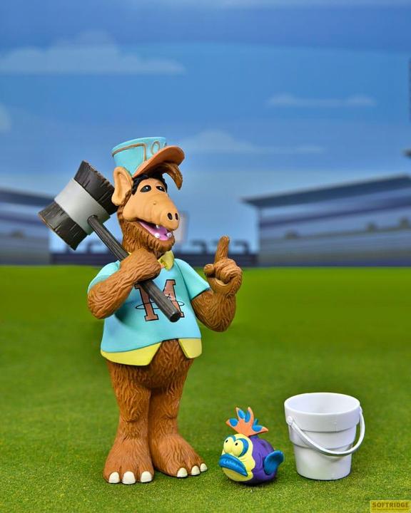 Actual product image Neca Alf figurine Toony Classic Baseball Alf 15 cm