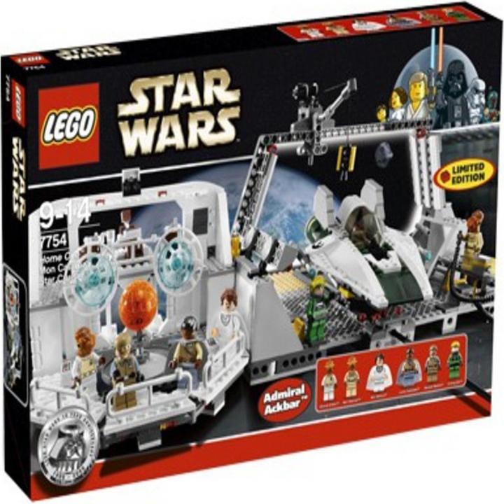 Actual product image LEGO Star Wars Home One Mon Calamari Star Cruiser - 7754 (7754, LEGO Star Wars)