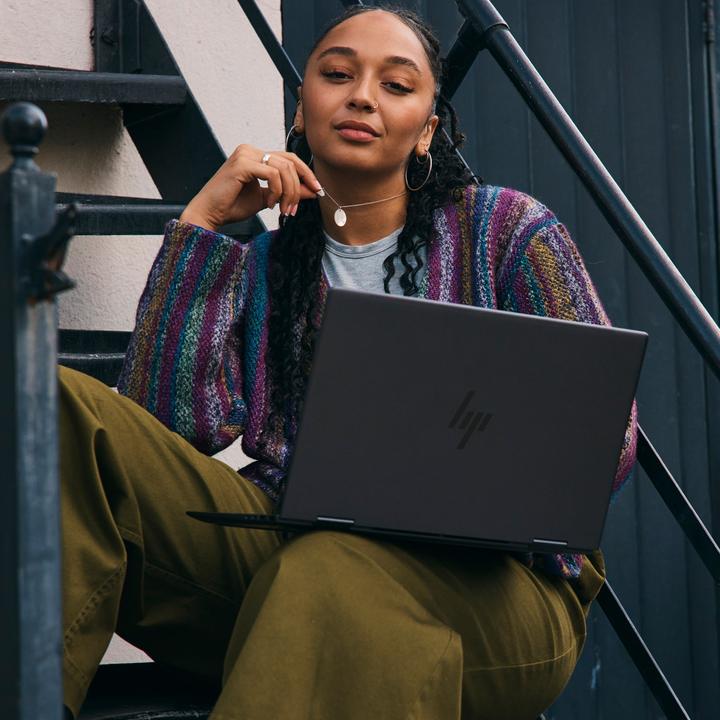 Immagine prodotto HP ENVY x360 15-fh 15,6" FHD IPS Touch, AMD Ryzen 7 7730U, 16GB RAM, 512 GB SSD, Windows 11 (15.59", 16 GB, 512 GB, DE)