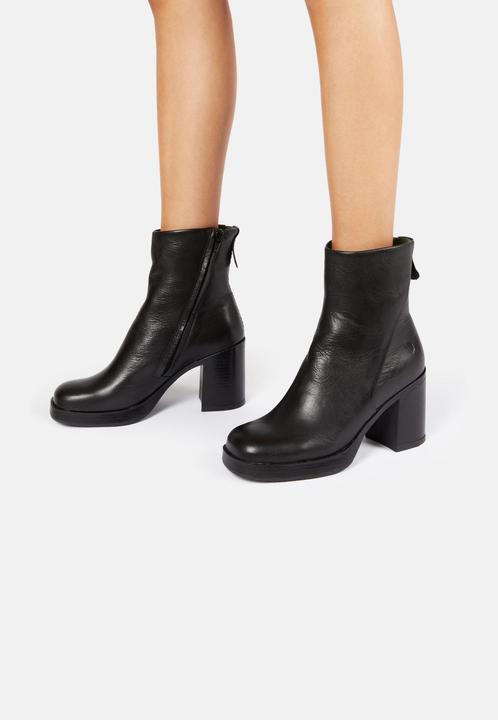 Image du produit Felmini VALERIA D574, la botte à talon de, est fabriquée en cuir noir et offre une (40)