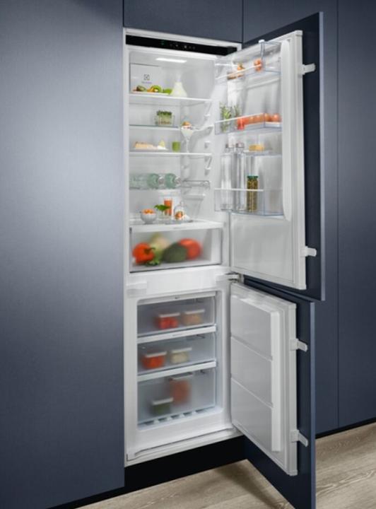 Actual product image Electrolux Chłodziarko-zamrażarka LNG7TE18S (256 l)