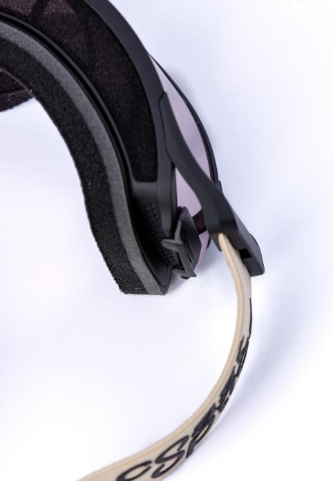 Immagine prodotto Coast Optics Alta 2 Goggle, schwarz mit Pink Crystal und klarem Glas (Nero, Nero)