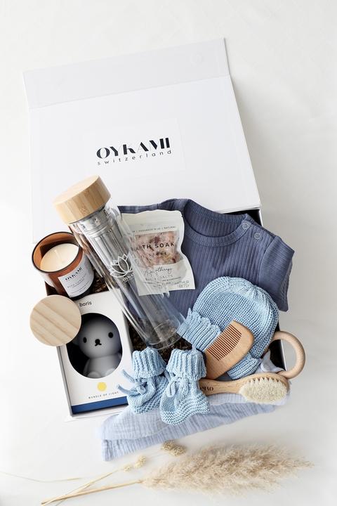 Produktbild Oykami Mama & Baby Geschenkbox Blau "Lugano" Boris - Teeflasche