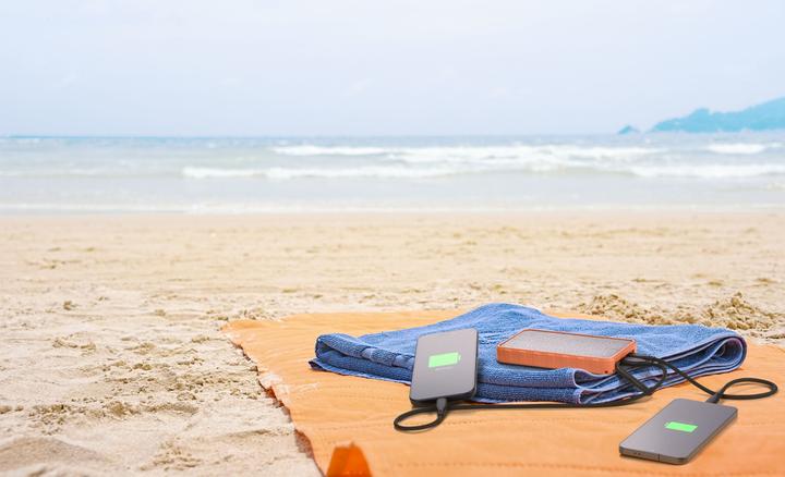 Immagine prodotto Cellularline Solar Power Bank (10000 mAh, 20 W, 37 Wh)