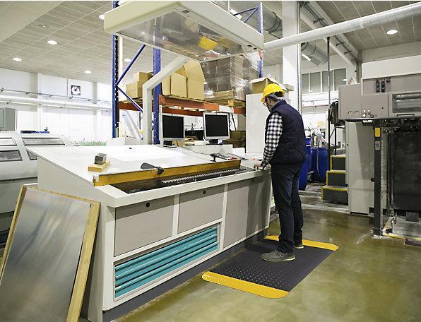 Actual product image kaiserkraft Anti-fatigue mat, PVC / neoprene (900 x 600 mm)