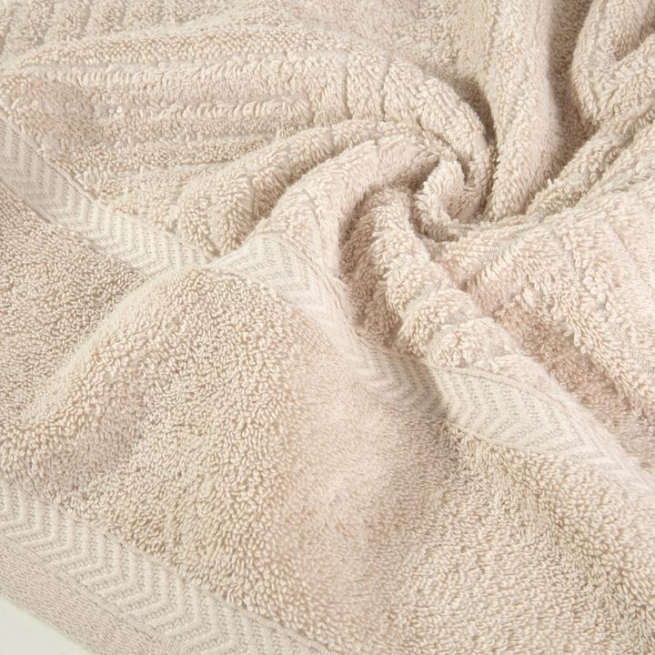 Actual product image Eurofirany REINA LINE cotton towel with zigzag pattern and smooth edge, 500 g/m2, 50 x 90 cm (50 x 90 cm)
