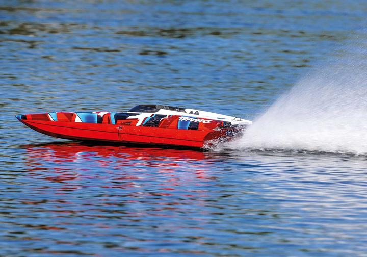 Actual product image Traxxas DCB M41 40 Inch Catamaran Brushless Red/Blue