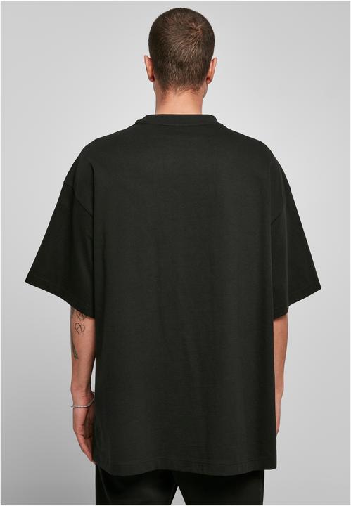 Actual product image Urban Classics Huge Tee - 16930 (L)