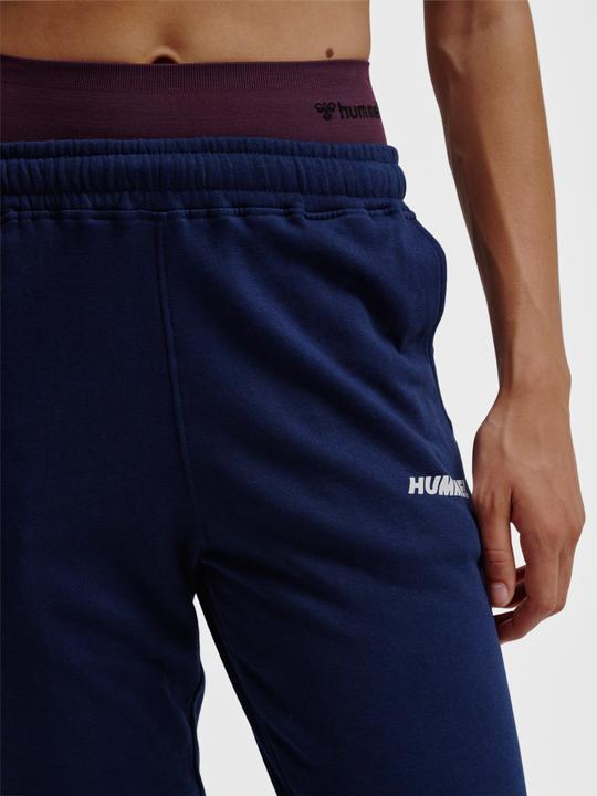 Actual product image hummel Hmlelemental Regular Pants Woman (L)