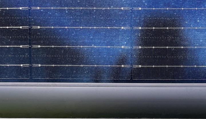 Produktbild Wattstone WandPV Premium Modulhalterung mit Einlegeschienen und schwebender Lagerung für 2 x PV-Module waager (Solarstecker)