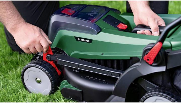 Actual product image Bosch Home & Garden UniversalRotak (Rechargeable battery operated)