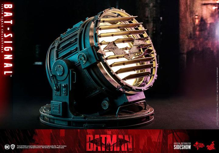 Actual product image Hot Toys The Batman Movie Masterpiece réplique 1/6 Bat-Signal 23 cm