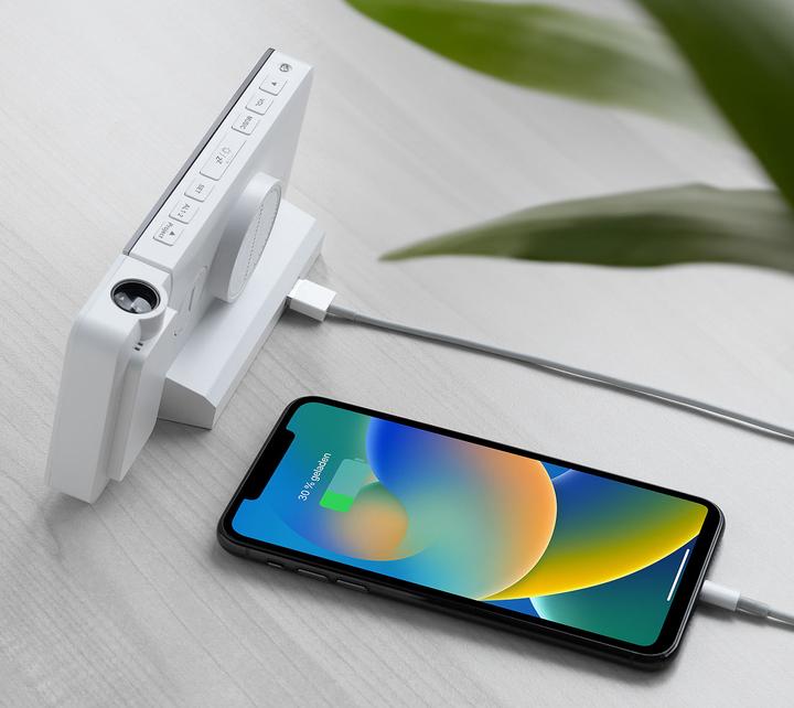 Image du produit Infactory Station météo sans fil avec réveil par projection, capteur extérieur, port USB, blanc