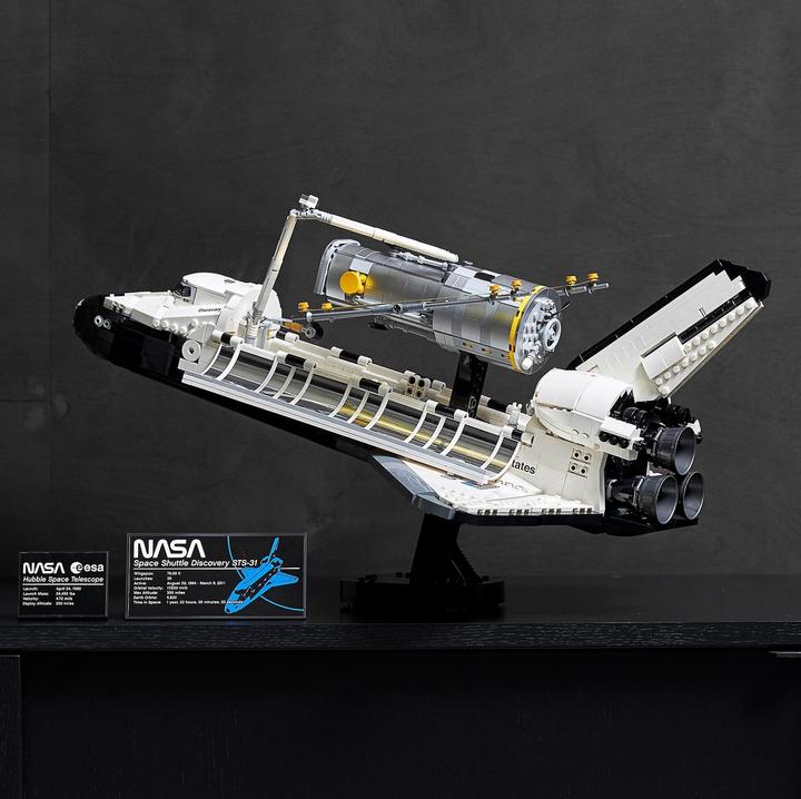 Image du produit LEGO Navette spatiale Discovery de la NASA (10283, LEGO difficiles à trouver)